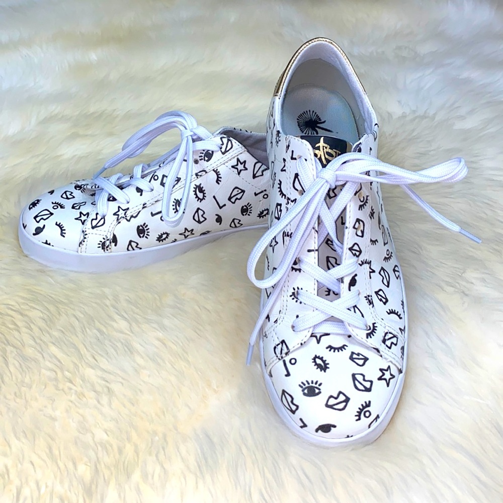 •OTBT• {b & w} All-Over [eyes, lips, star] patterned Leather “COURT” Sneaker 7